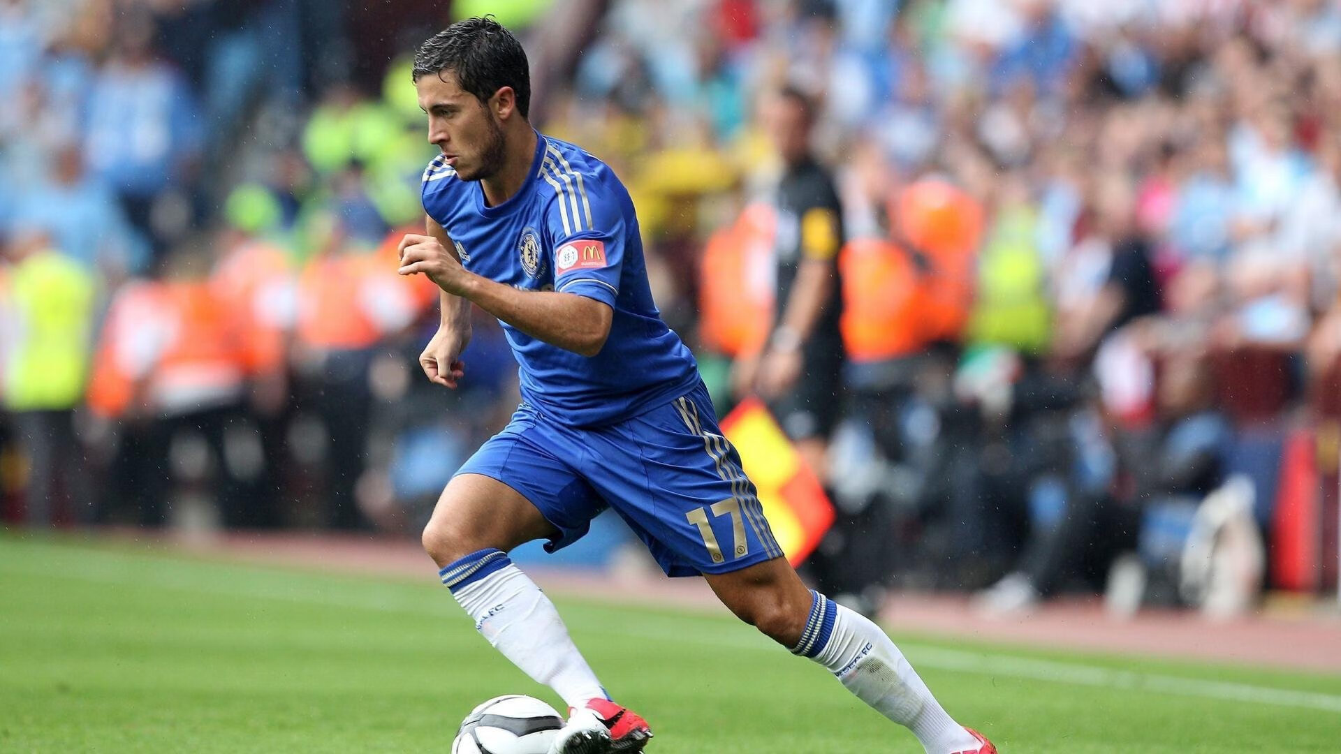 欧冠半决赛之夜，坎特稳定输出不掉线，蓝军铁腰的无声交响