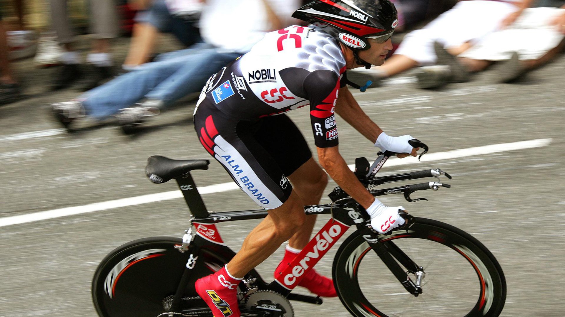 京沪争霸与德甲风云，强压之下的赛场主宰者